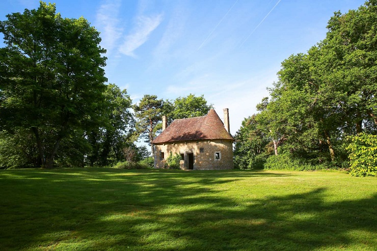 Enjoy the history at Chateau d'Augerville golf club, south of Fontainebleau, France