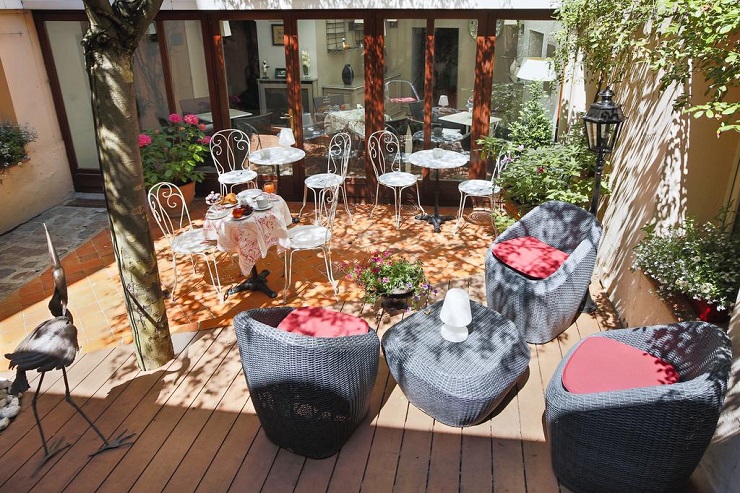 The terrace at La Residence du Berry, Versailles, France