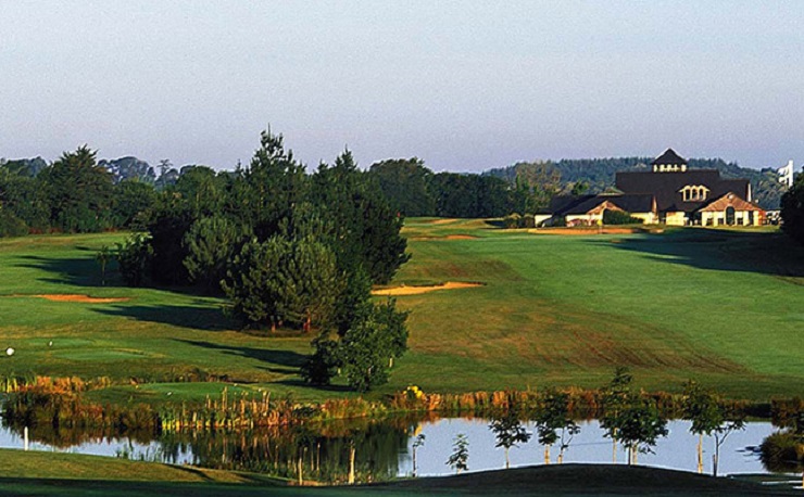 Heading to the clubhouse at Baden Golf Club, Brittany, France