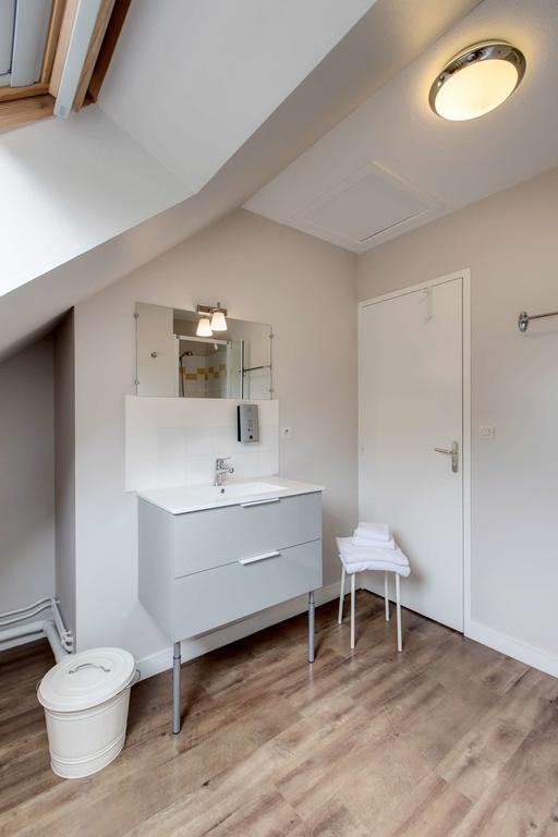 A bathroom at Domaine des Ormes, near St Malo, Brittany, France. Golf Planet Holidays.