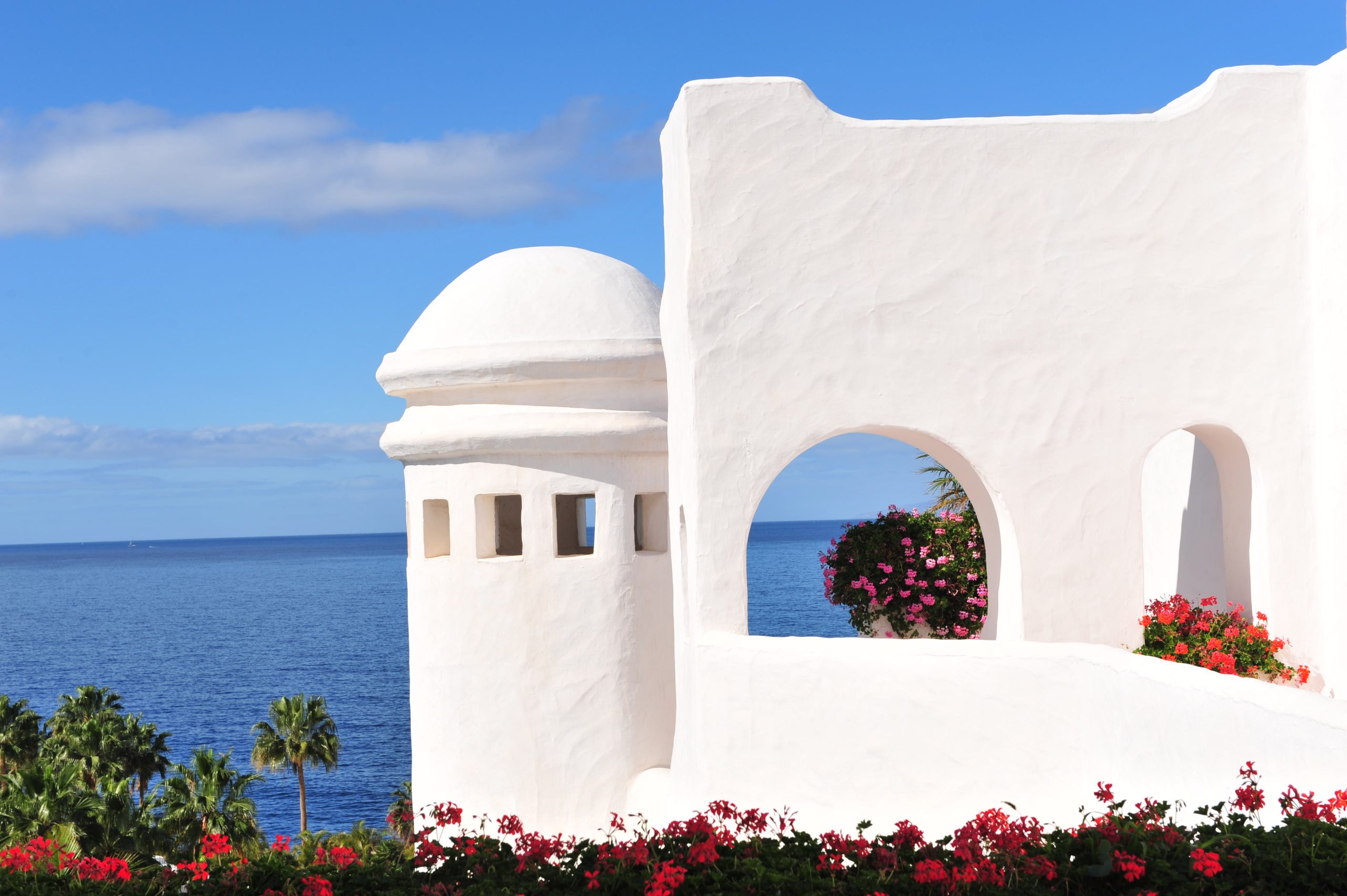 Be right on the Costa Adeje coast at Hotel Dreams Jardin Tropical, Tenerife