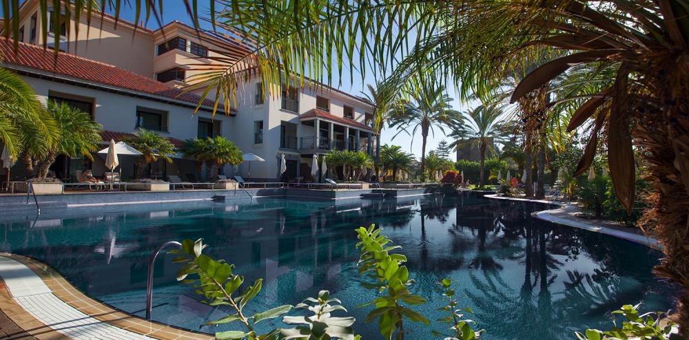 Shade over the pool at Lopesan Costa Meloneras, Gran Canaria