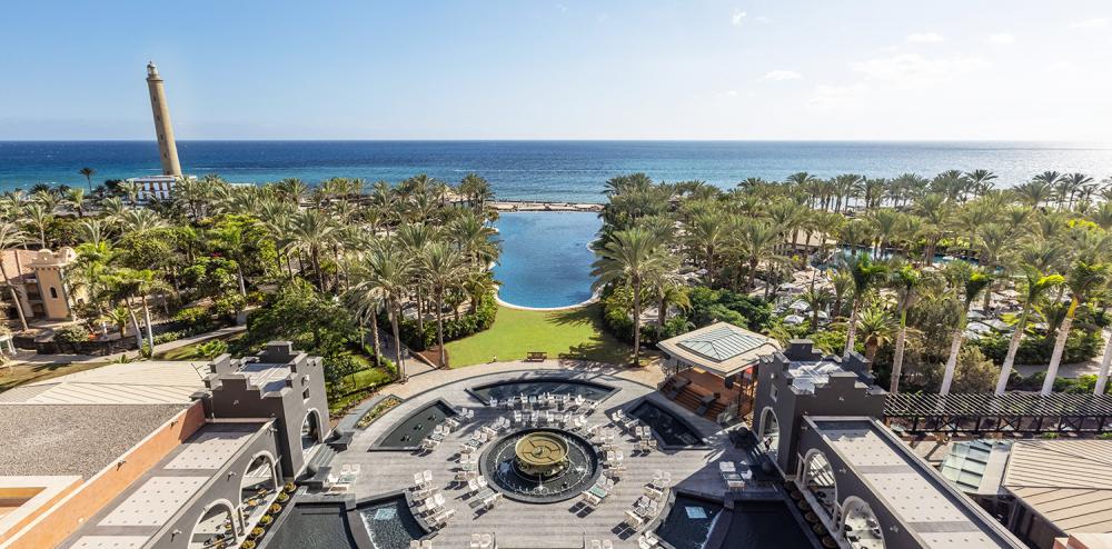 View over the infinity pool at Lopesan Costa Meloneras, Gran Canaria