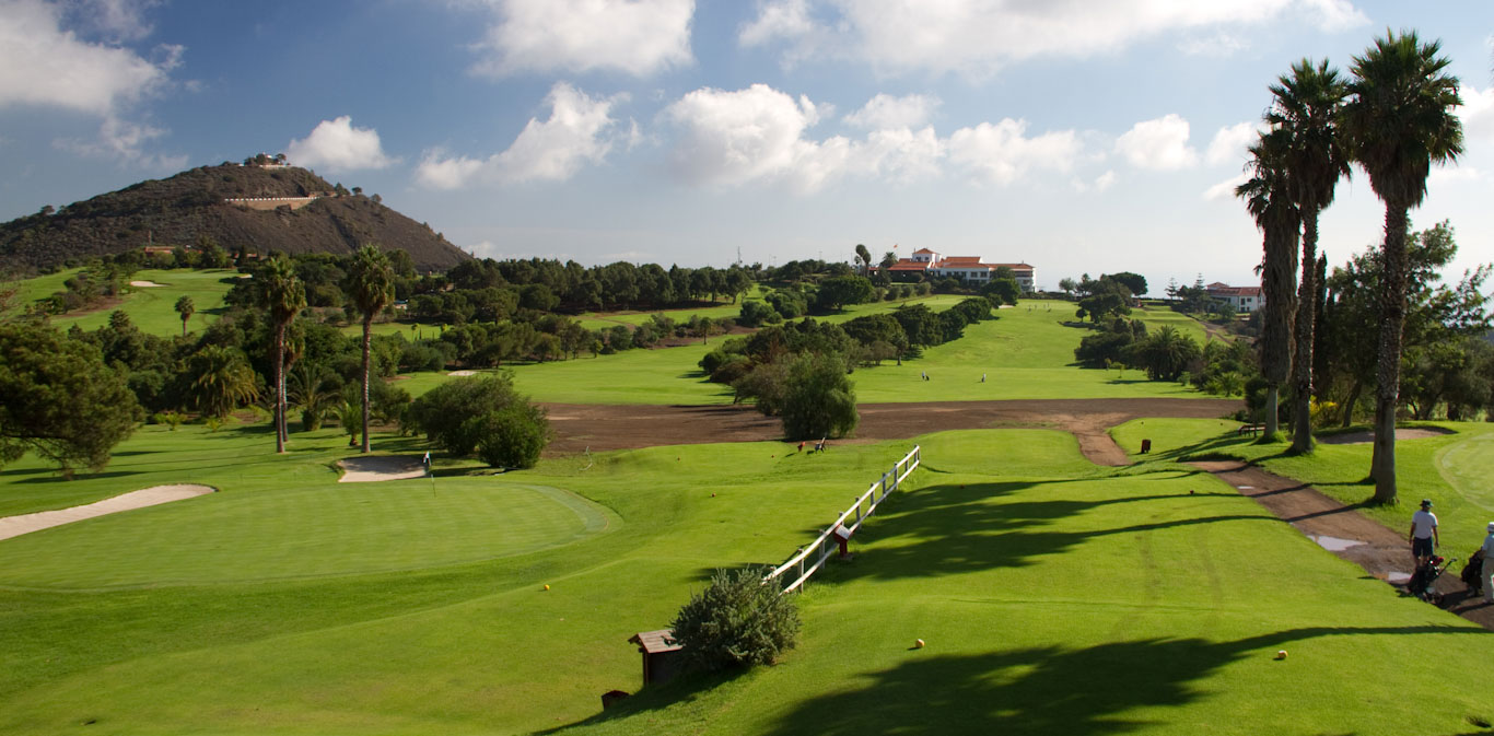Playing towards the clubhouse at Real Las Palmas Golf Club, Gran Canaria, Canary Islands