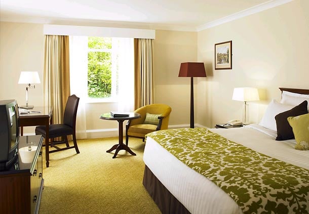 A bedroom at Marriott Forest of Arden Hotel & Country Club Hotel, near Birmingham, England. Golf Planet Holidays
