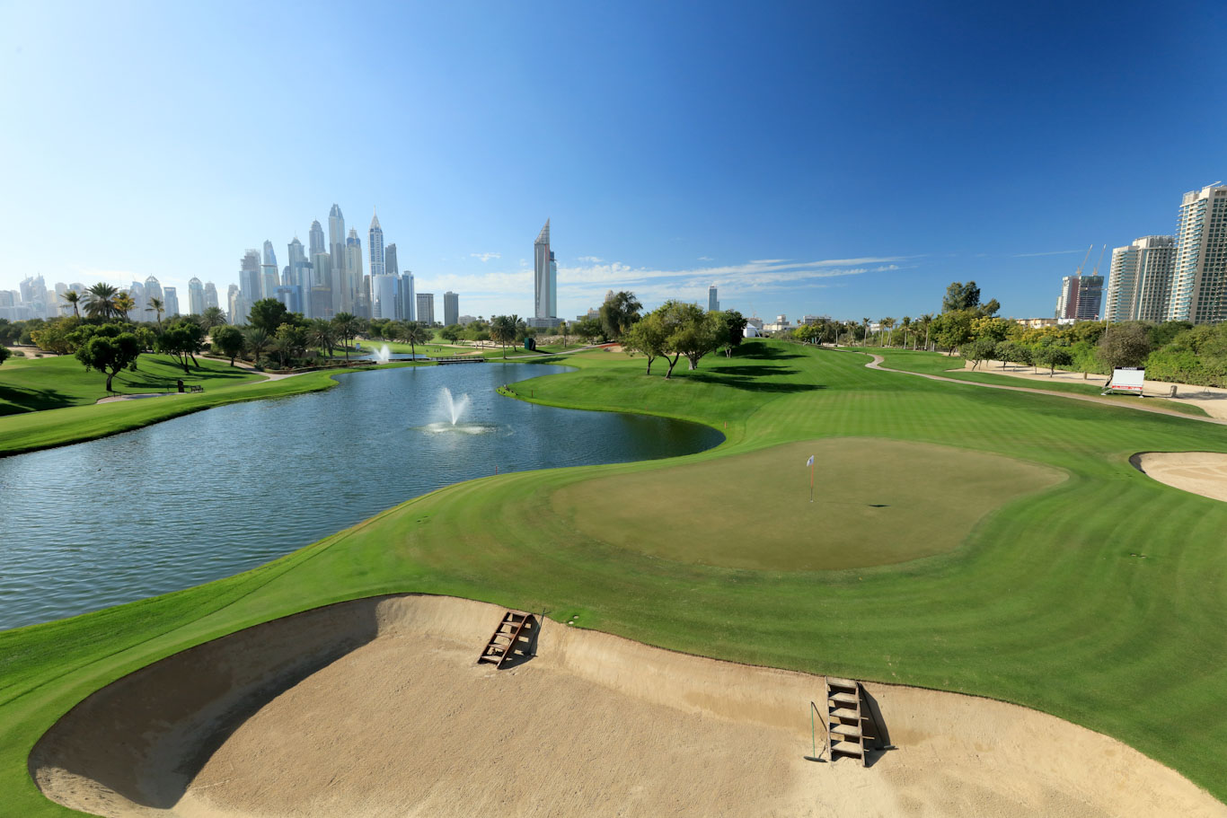 Steps down to the bunkers on Majlis golf course, Emirates Golf Club, Dubai