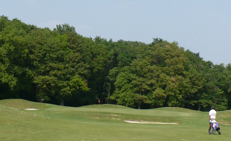 Approaching the green at Bauge Pontigne Golf Club, near Angers, Loire, France