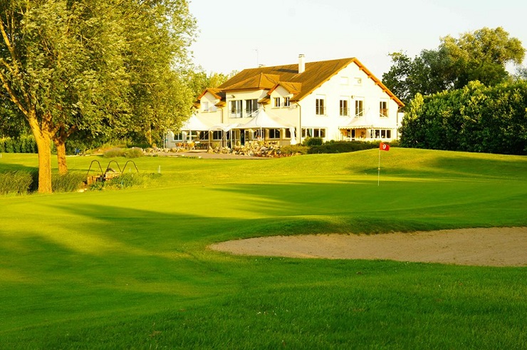The clubhouse at Beaune Levernois Golf Club, Burgundy, France