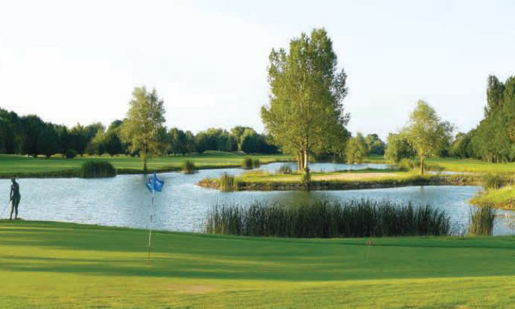 Avoid the water at Beaune Levernois Golf Club, Burgundy, France