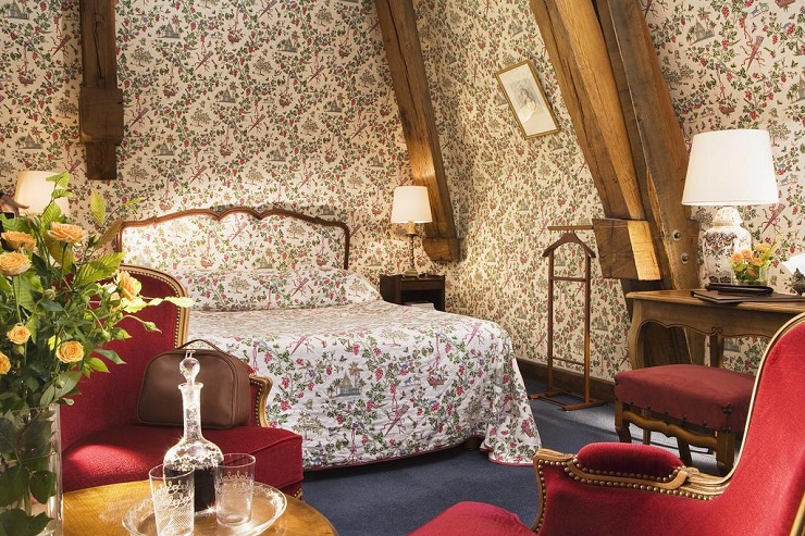 Dining at Chateau de Gilly, near Beaune, Burgundy, France