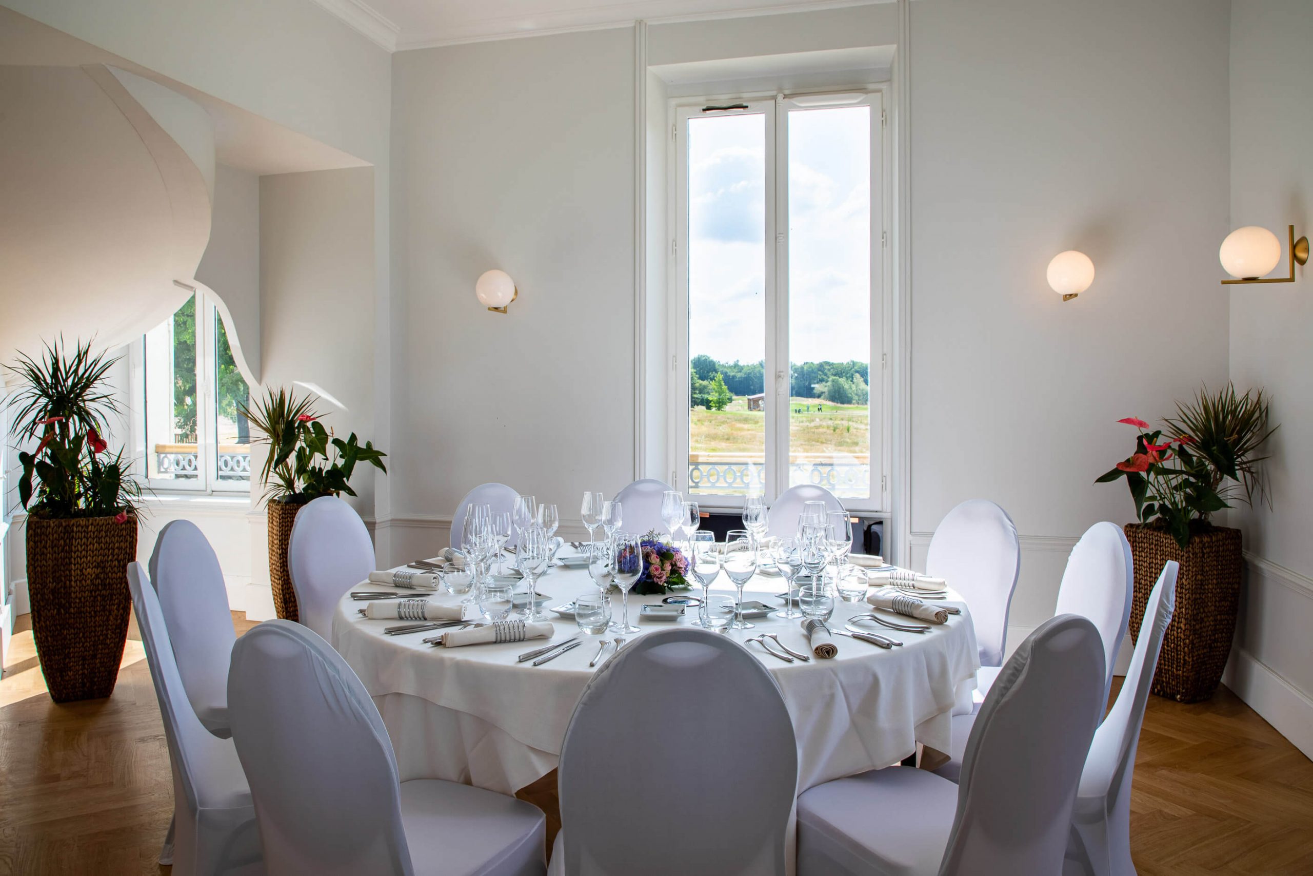 A wedding at Domaine de Roncemay, Burgundy, France. Golf Planet Holidays