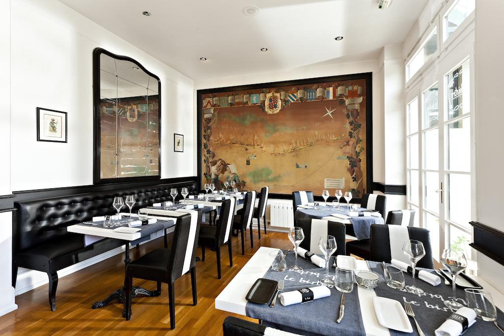 Dining at the Hotel de la Poste, Beaune, Burgundy, France