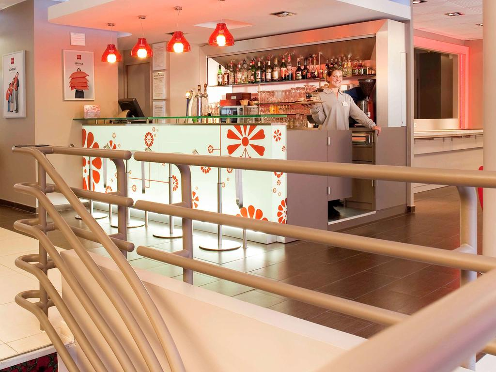 The bar at Hotel Ibis Epernay Centre ville, Champagne, France