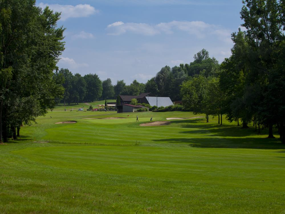 Towards the clubhouse at L'Ailette Golf Club north of Reims in Champagne, France