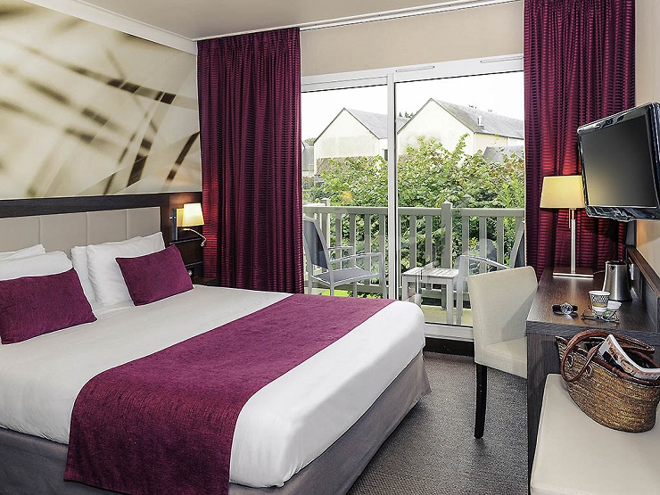 A double bedroom at Mercure Omaha Beach, Port en Bessin, Normandy, France