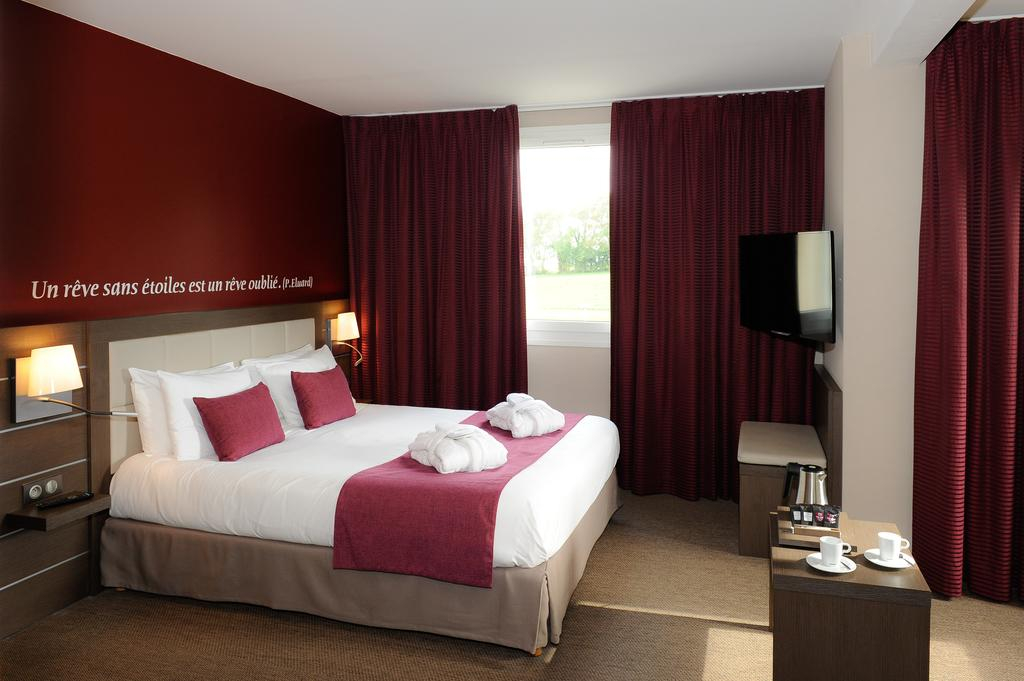 A double room at the Mercure Omaha Beach, Port en Bessin, Normany, France