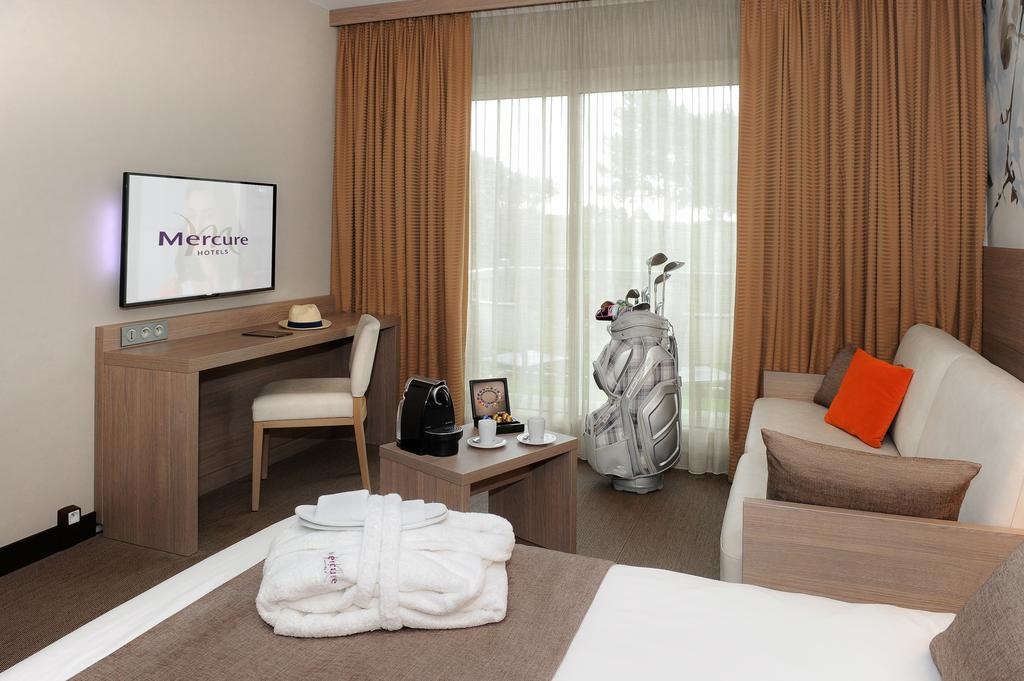 A bedroom at the Mercure Omaha Beach, Port en Bessin, Normandy, France