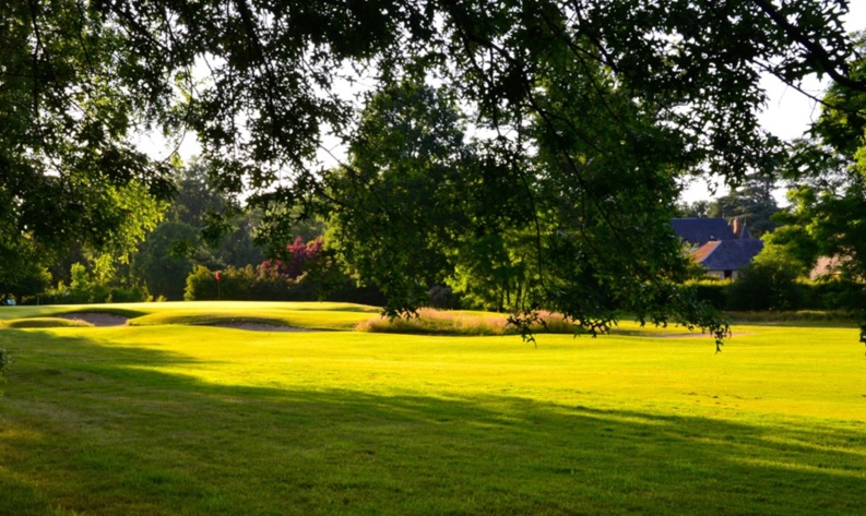 A chip onto the green at Orleans Donnery Golf Club, The Loire France