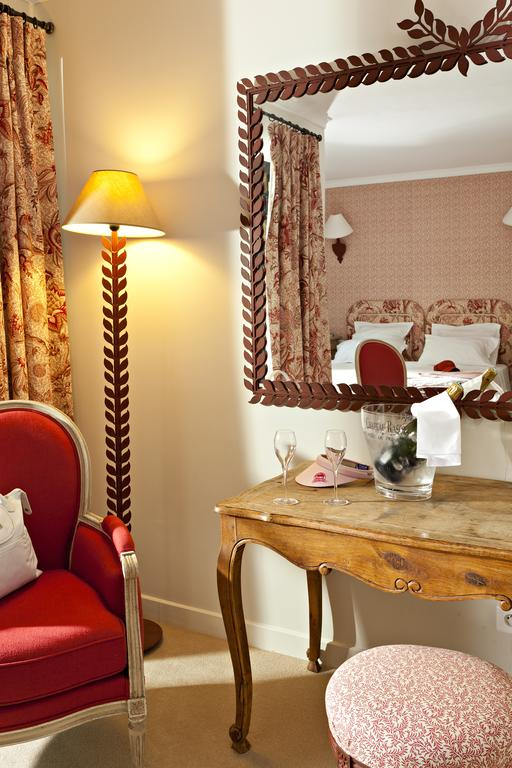 A bedroom at Najeti Golf Hotel de Valescure, Saint Raphael, South of France. Golf Planet Holidays.