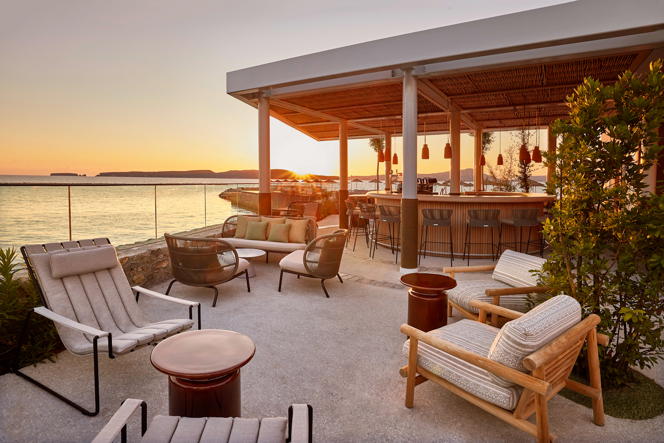 Relax at Parelia Beach Club bar at W Costa Navarino, Greece. Golf Planet Holidays