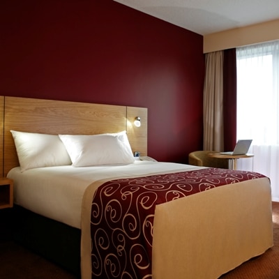 Jurys Inn Custom House, Dublin Hotel, Ireland. Golf Planet Holidays