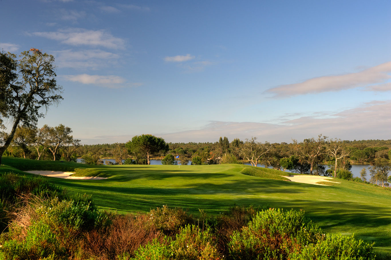 Approach to the green at Ribagolfe Golf Club, Lisbon, Portugal