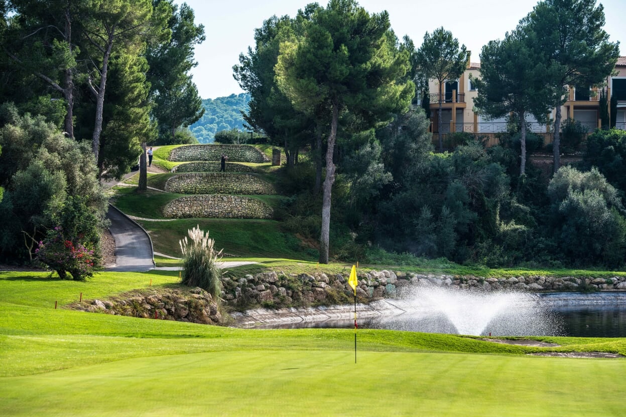 The 18th green at Golf de Andratx, Mallorca. Golf Planet Holidays