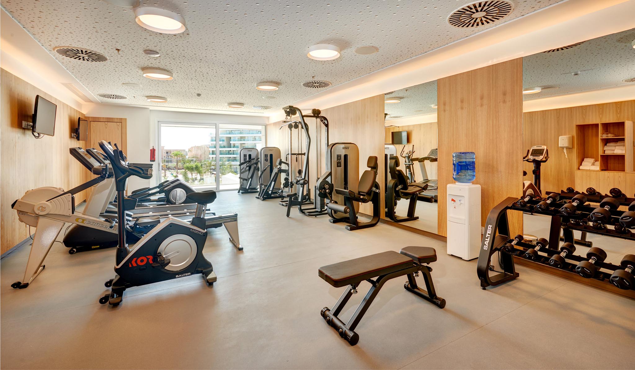 Train in the gym at the Hipotels Playa de Palma Palace, Palma, Mallorca