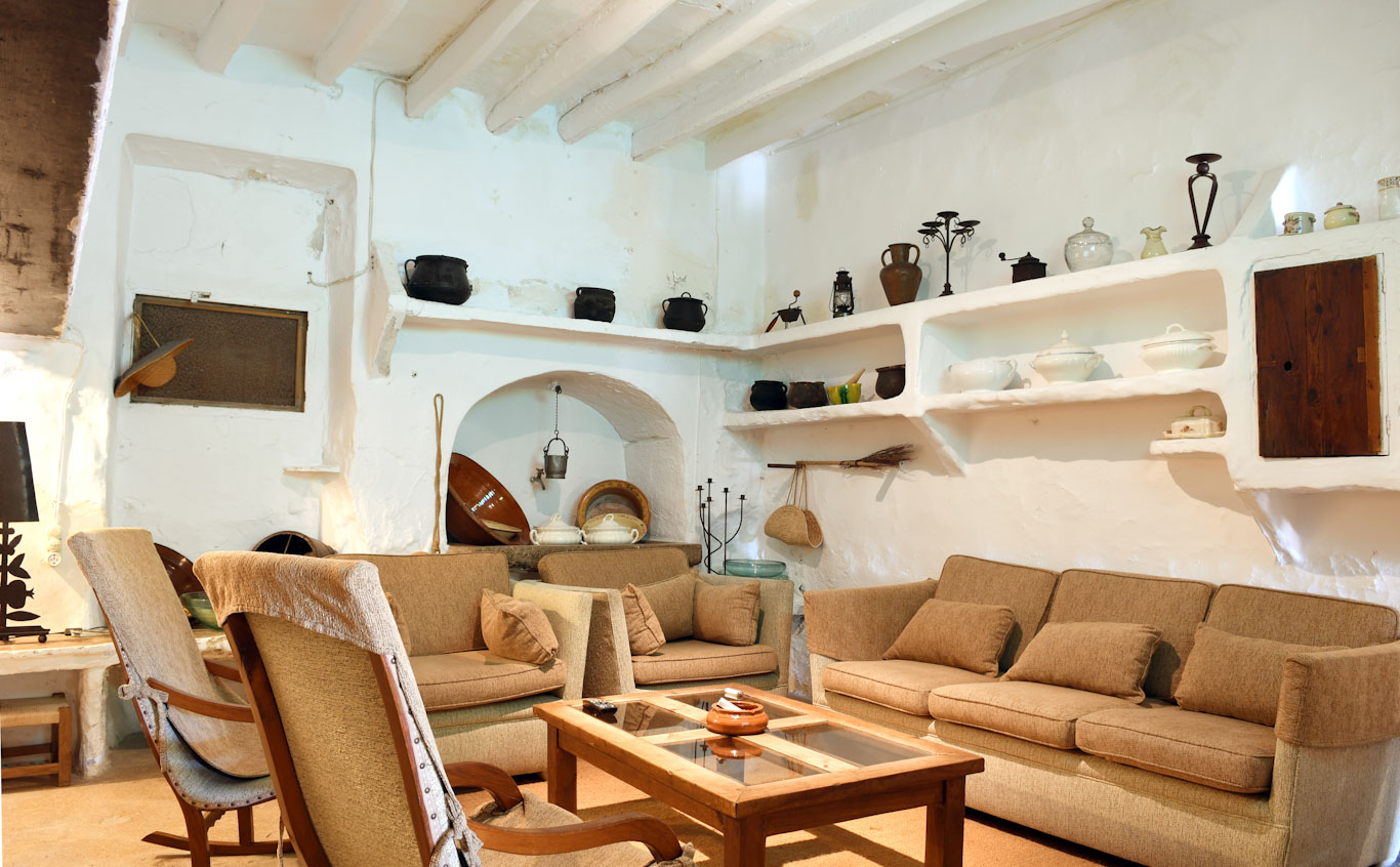 Comfortable lounges at Pula Golf Resort, Son Servera, Mallorca