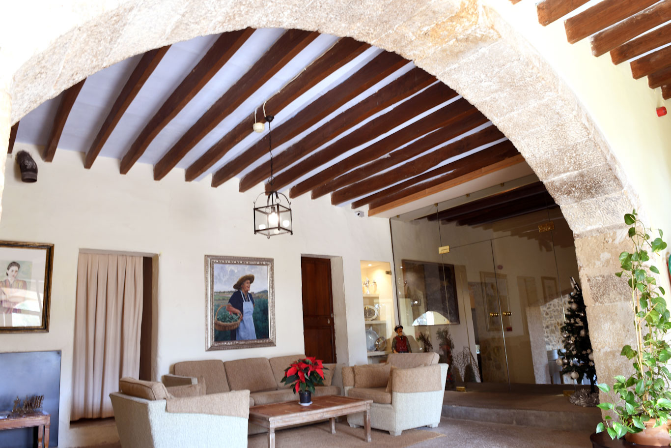 Relaxing on the sofas at Pula Golf Resort, Son Servera, Mallorca