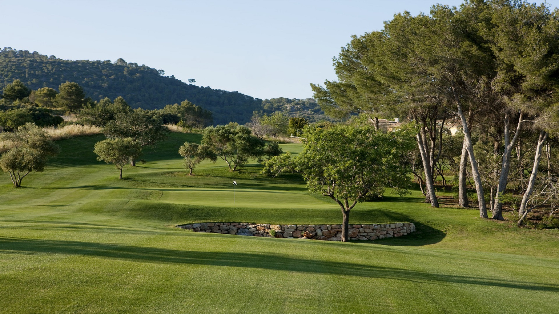 Pitch onto the green at Son Quint Golf Course, Son Vida, Mallorca