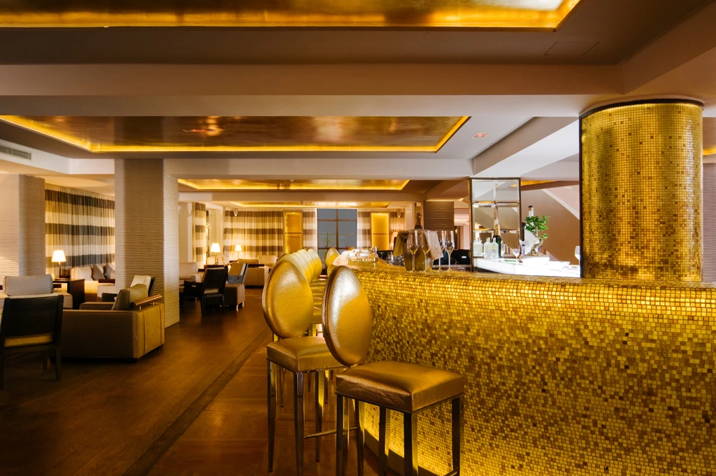 The glamourous bar at Pickalbatros Hotel du Golf Marrakech Palmeraie Morocco. Golf Planet Holidays.