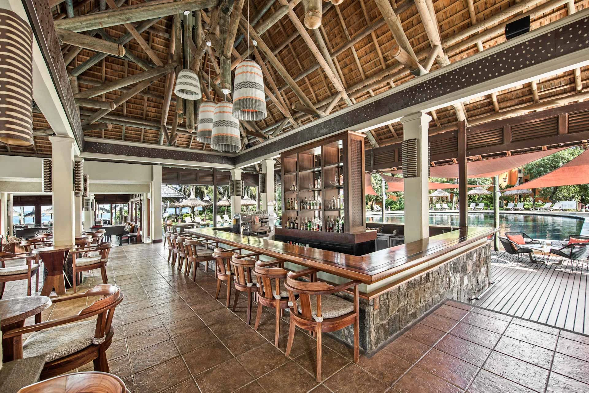 Zenzi bar at the Heritage Awali Resort, Mauritius. Golf Planet Holidays