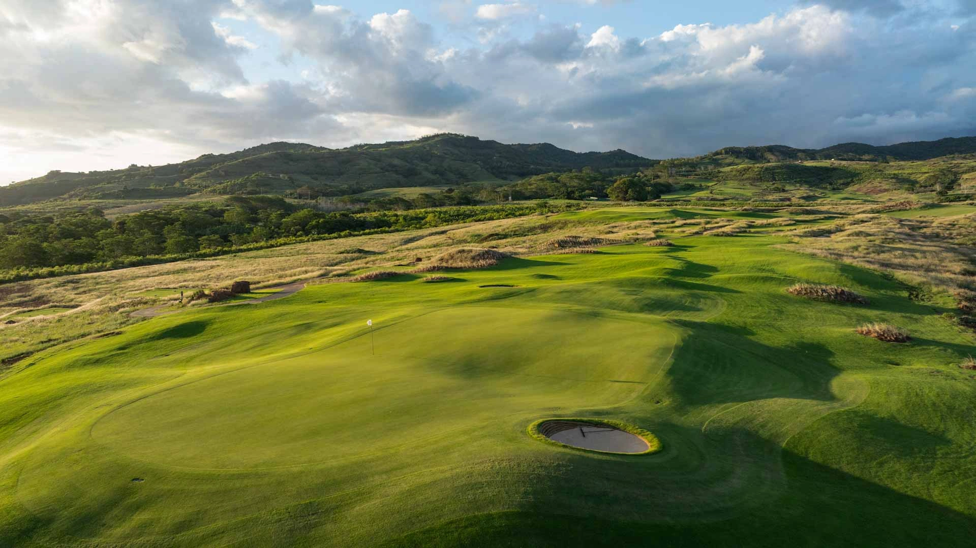 La Reserve golf course at the Heritage Golf and Spa Resort, Mauritius. Golf Planet Holidays.