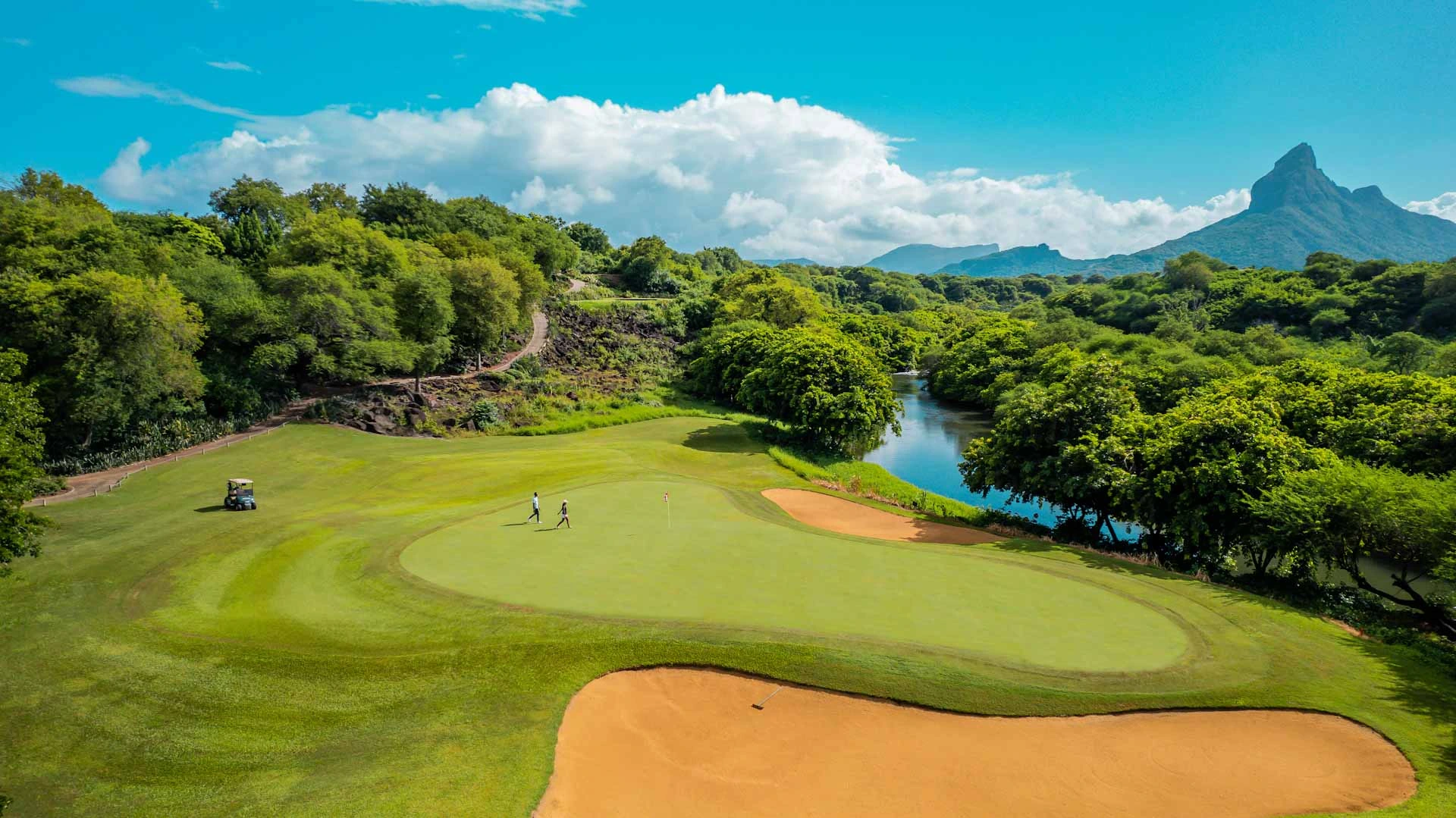 View of the the green at Tamarina Golf course, Mauritius. Golf Planet Holidays.
