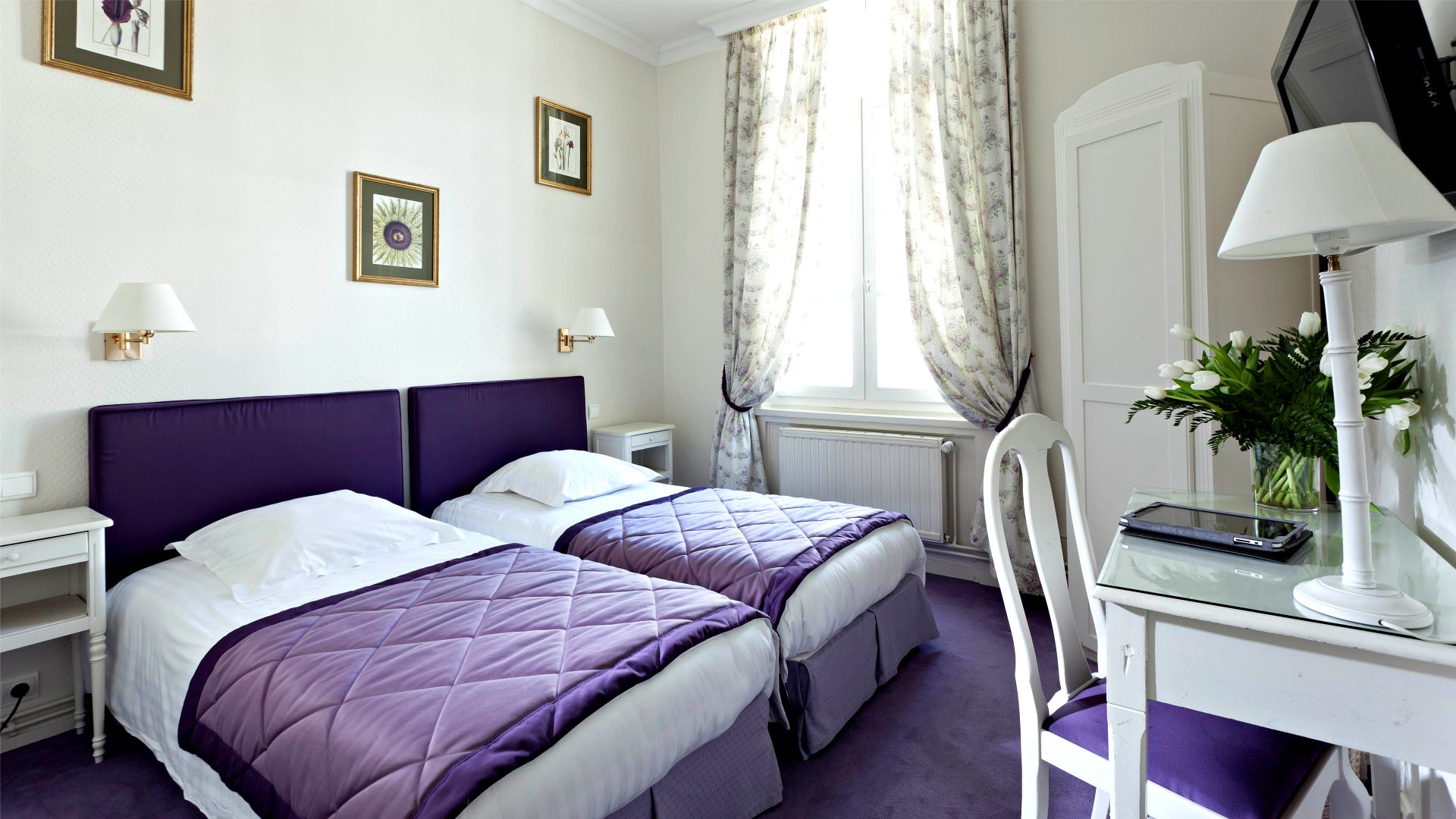 A twin bedroom at Hotel lâ€™Univers, Arras, Northern France