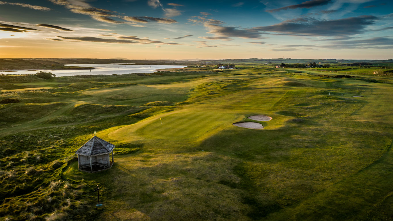 Take a rest in this shelter at Castlerock Golf Club, County Londonderry