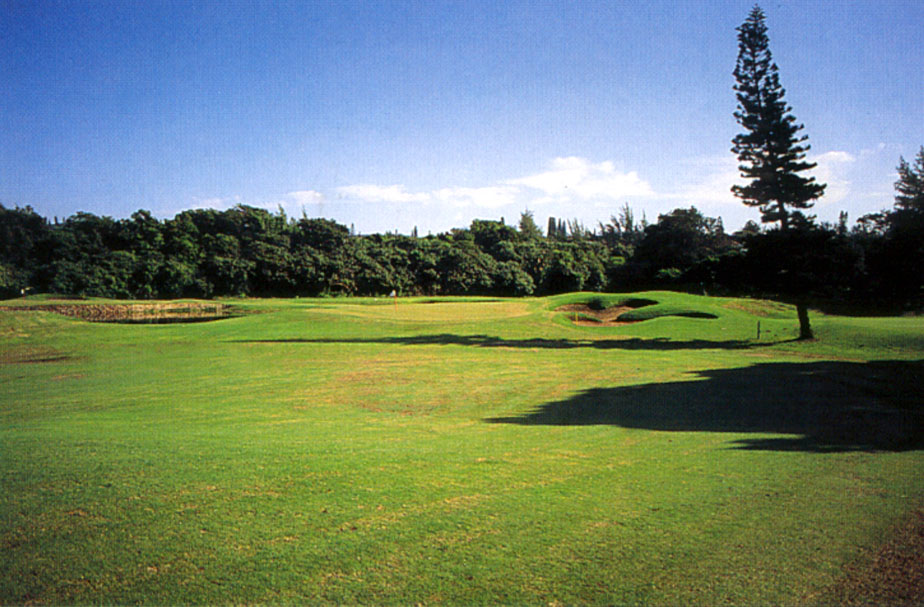 Danger surrounds this green at Beachwood Country Club, Durban, South Africa