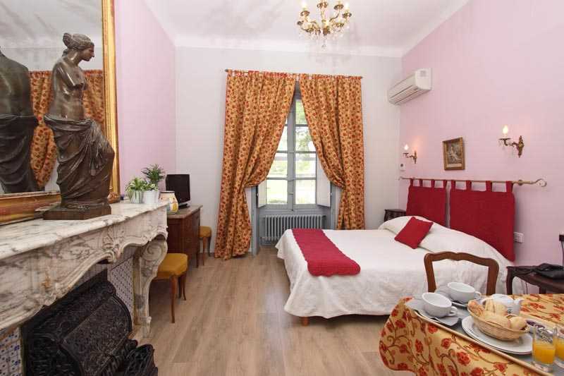 Bedroom at Chateau de Servanes, Les Baux de Provence, France. Golf Planet Holidays