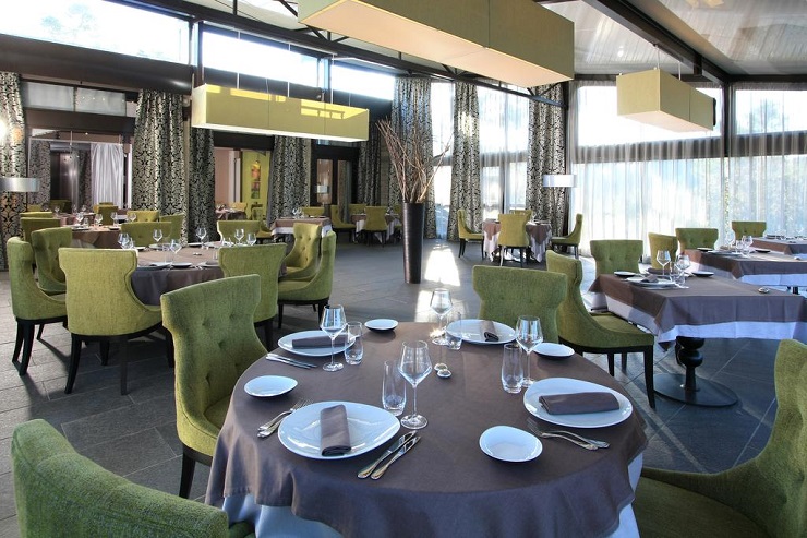 Dining at Hotel Mercure Brignoles Golf de Barbaroux. Golf Planet Holidays