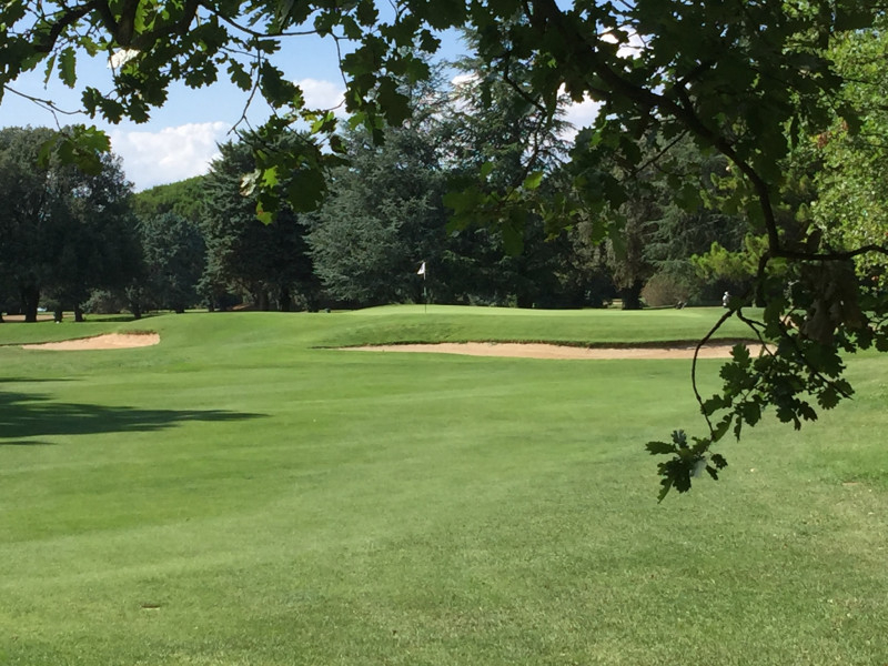 Towards the green at Nimes Campagne Golf Club south of France. Golf Planet Holidays