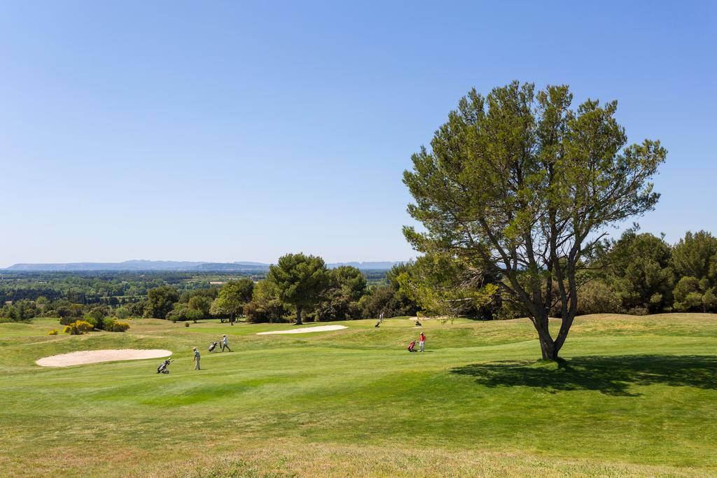 Saumane Golf Club, Fontaine de Vaucluse. Provence. Golf Planet Holidays.
