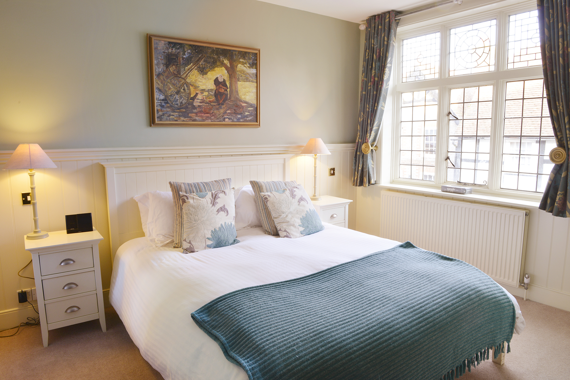 The Kenward bedroom at The Griffin Inn, Fletching, England