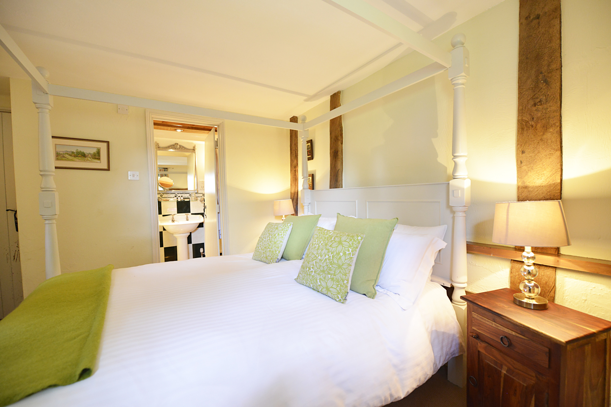 The Maypole bedroom at The Griffin Inn, fletching, England