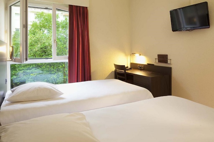 A twin bedroom at the Escale Oceania Biarritz, south west France