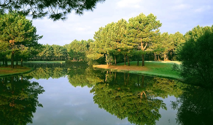 Over the water at Lacanau Golf Club, near Bordeaux, France