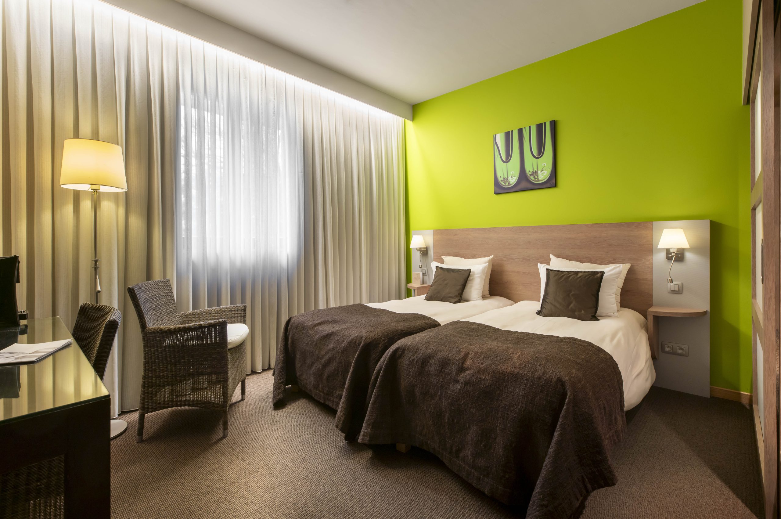 A twin room at the Van der Valk Hotel, Waterloo, Belgium. Golf Planet Holidays