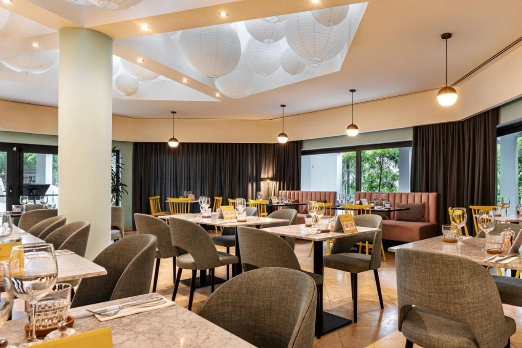 The restaurant at The Magnolia Hotel, Quinta do Lago, Algarve, Portugal. Golf Planet Holidays