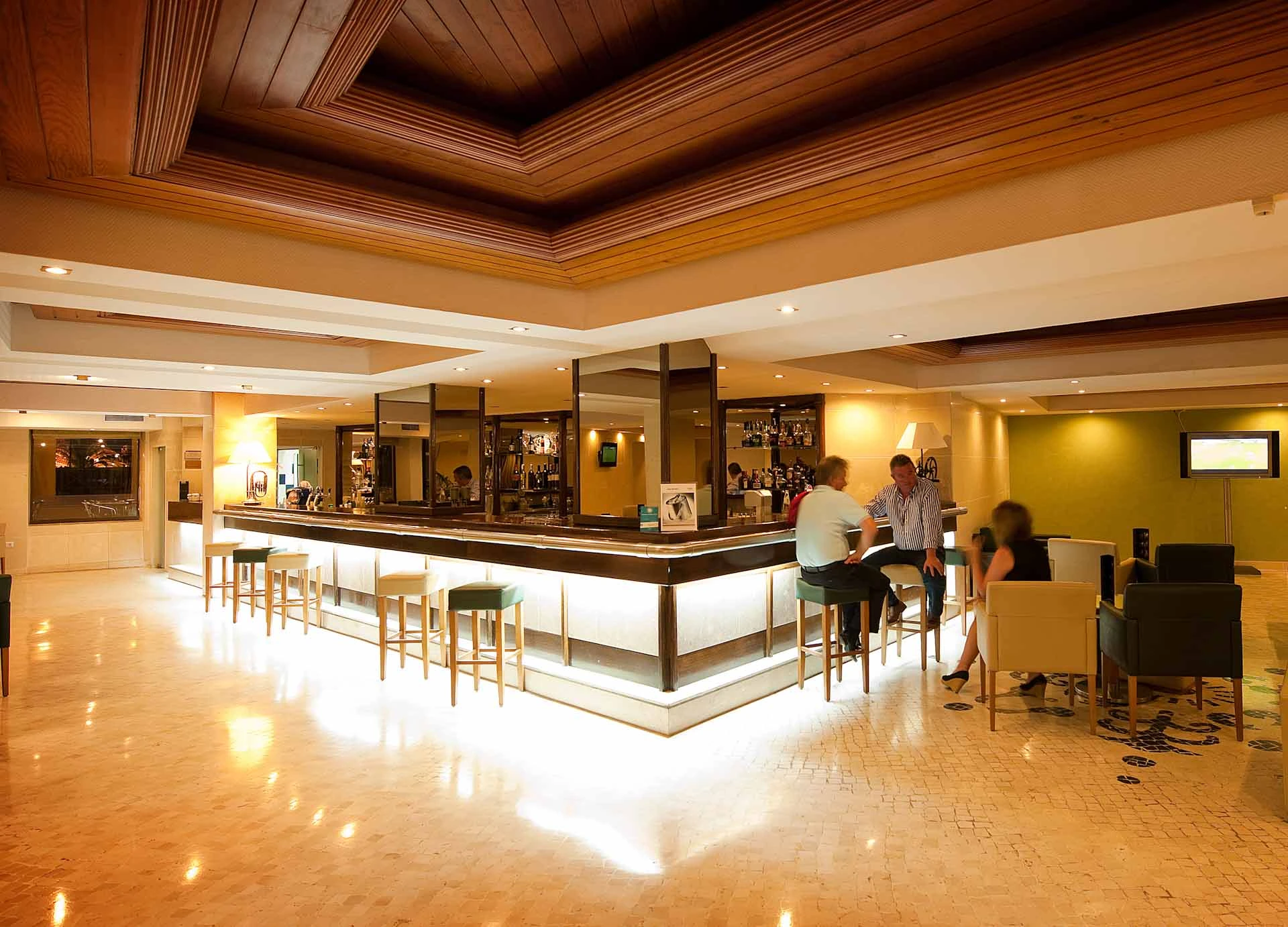 The bar at Vila Gale Ampalius, Vilamoura, Algarve, Portugal. Golf Planet Holidays.