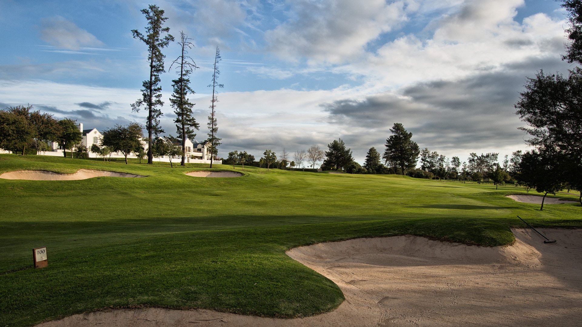 De Zalze Golf Club, Stellenbosch, Western Cape, South Africa. Golf Planet Holidays